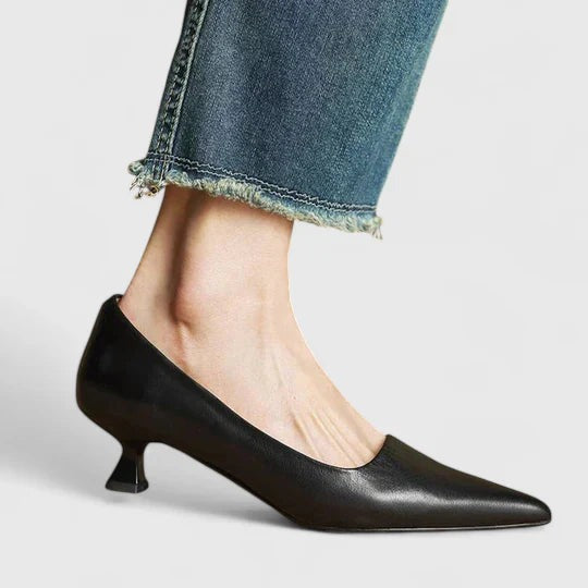 Pointed Toe Kitten Heels - Black